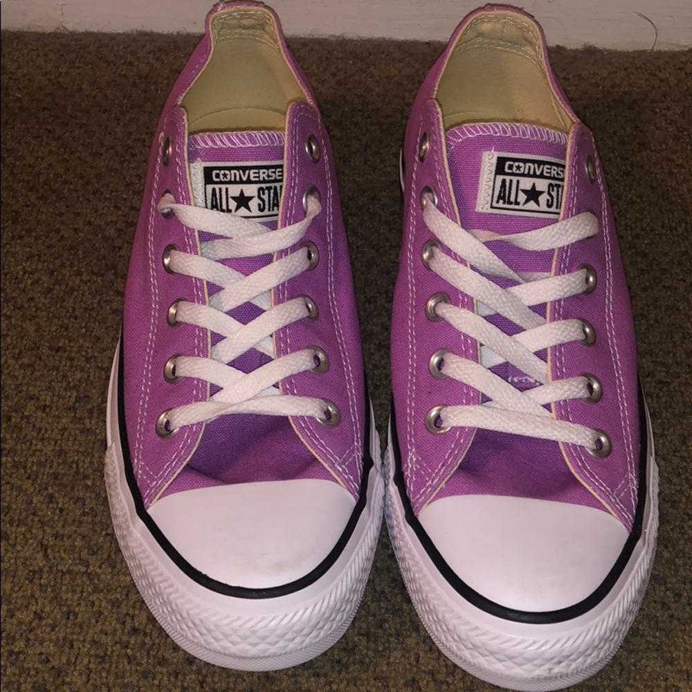 Converse Allstar Chuck Taylor Low Tops Magenta